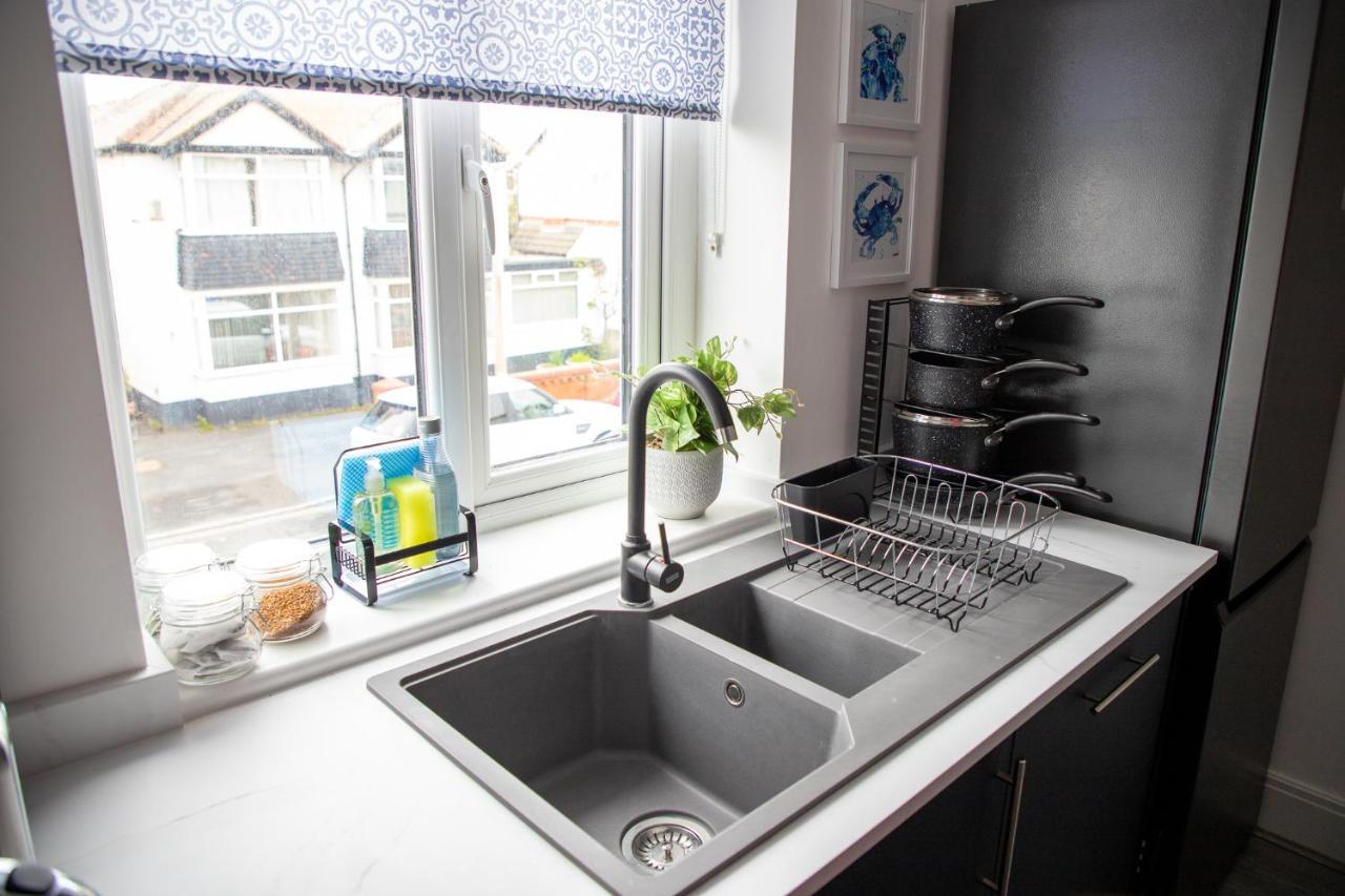 Wave Stays - First Floor Apartment Cleveleys Bagian luar foto